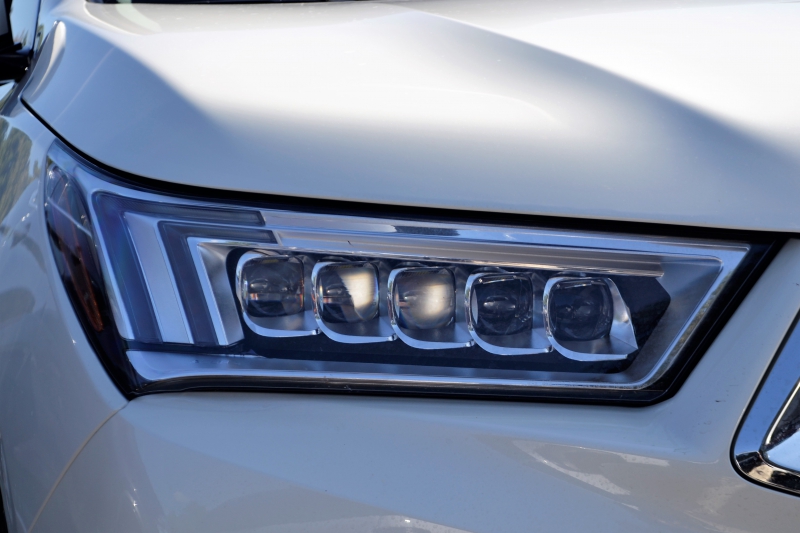 automobile-BANDOL-min_acura-headlamp-2834131